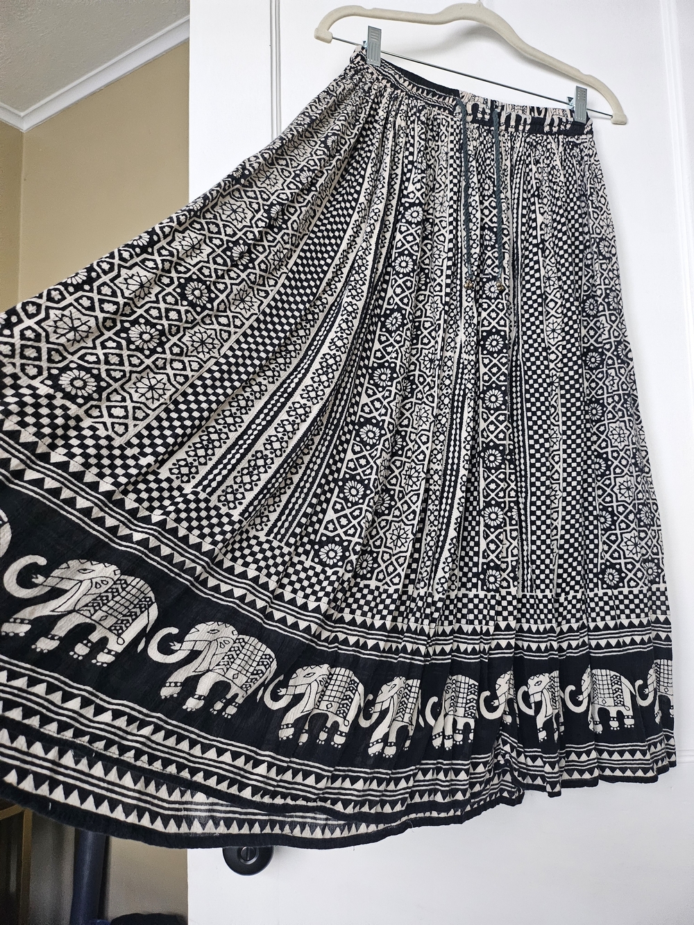 Black & Cream Elephant Border Circle Maxi Skirt